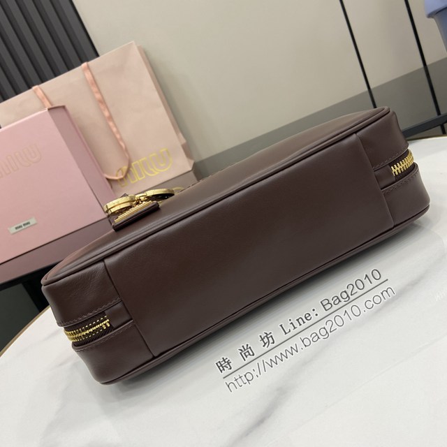MIU MIU專櫃繆繆最新款Beau手袋原廠皮手提肩背包 jh2744型號：5BB173